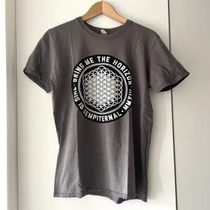 BMTH t-shirt i bra skick!