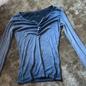 ”Edc” linne med långa ärmar!! - Edc-linne mörkblå lite pundig men så snygg 😻 