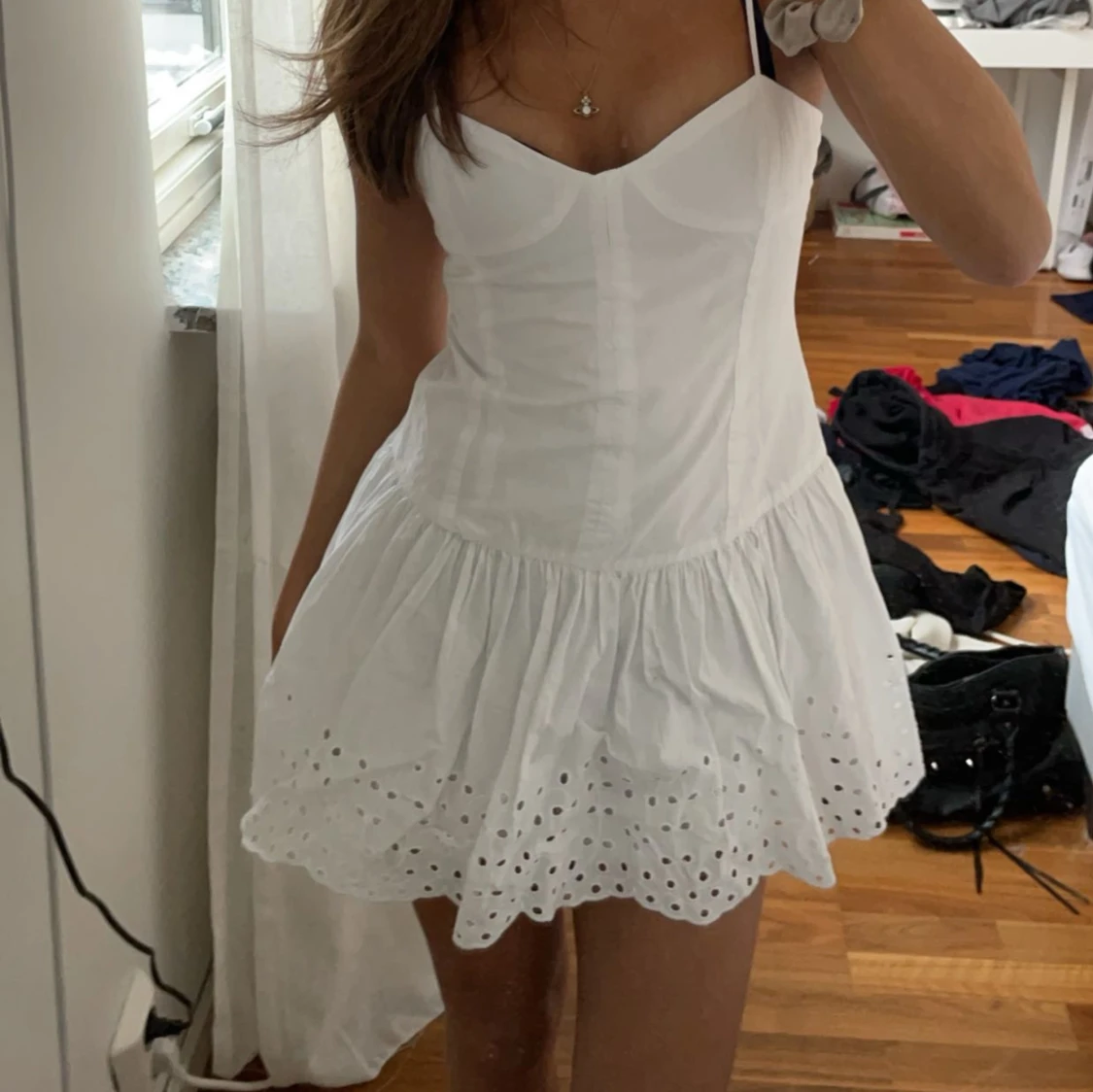Vit miniklänning