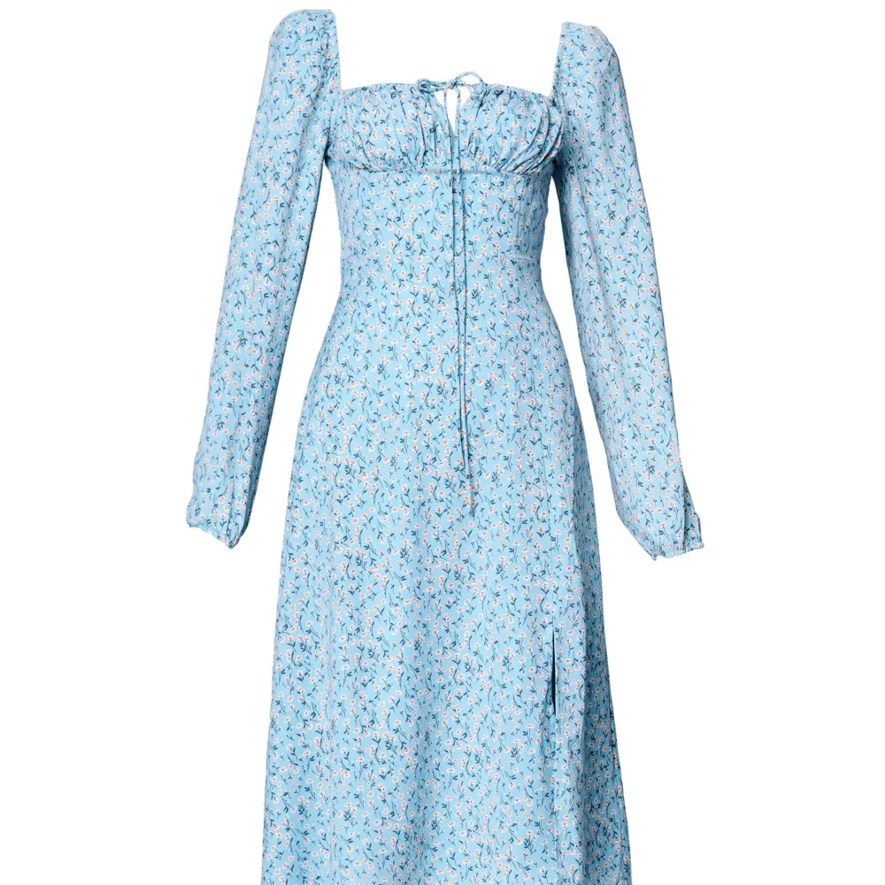 Helt ny och oanvänd Venice Dress i ”light blue” från Adoore i storlek 38 med prislapp och etikett kvar 💙👗(Obs! Liten i storlek) Nypris: 1395kr. Klänningar.