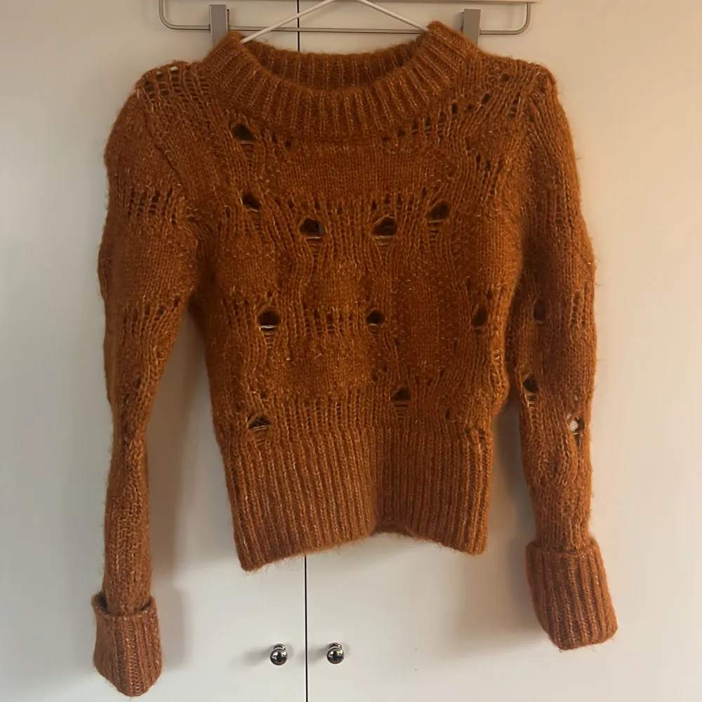 Stickad tröja från hm i wool & alpaca blend , oanvänd med prislapp kvar💘. Stickat.