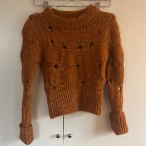 Stickad tröja från hm i wool & alpaca blend , oanvänd med prislapp kvar💘