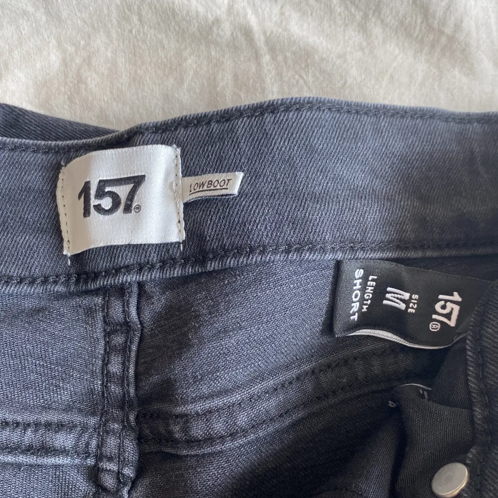 Low boot jeans från Lager 157! Storlek M short!✨ Endast provade så nyskick!⭐️. Jeans & Byxor.