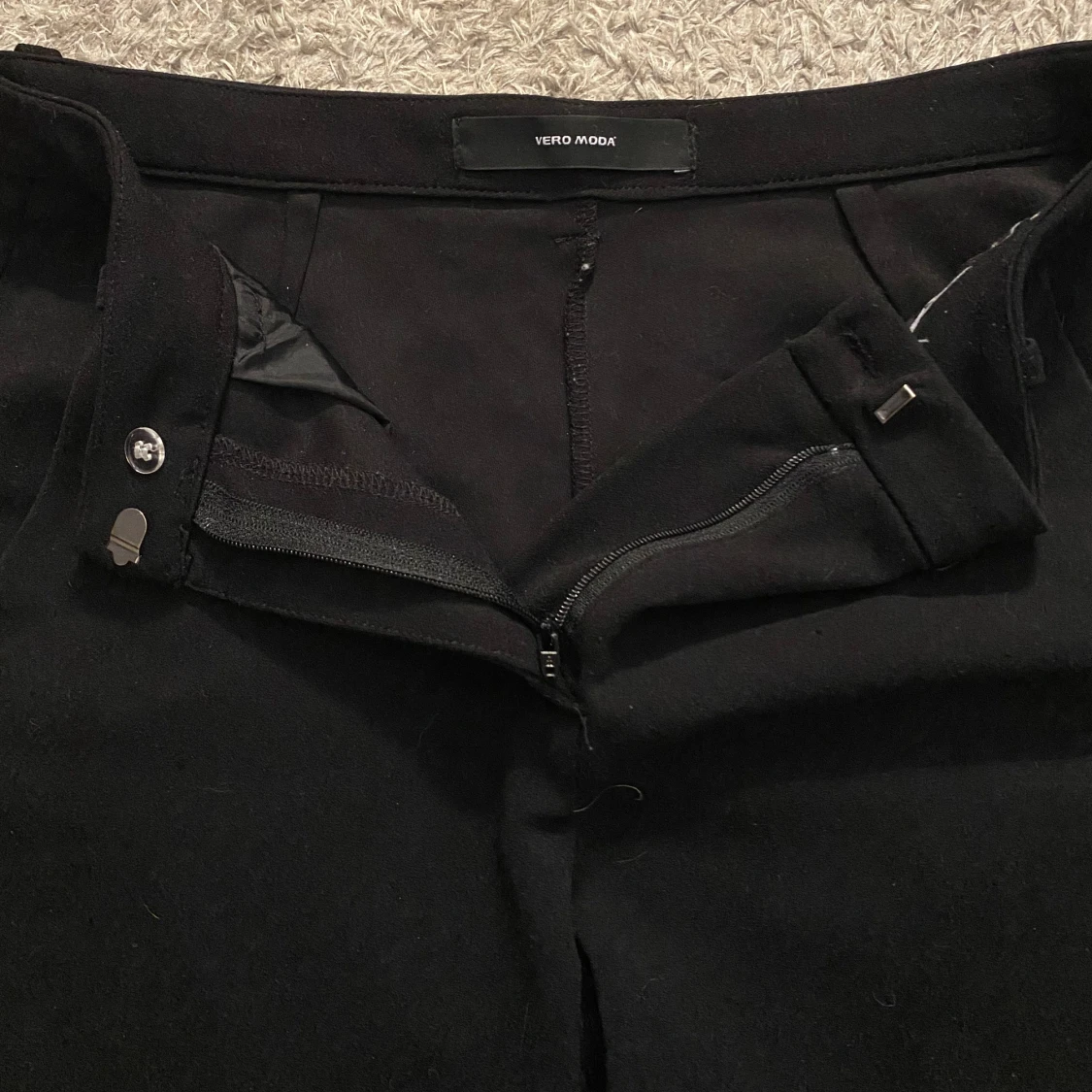 Svarta kostymbyxor - 91