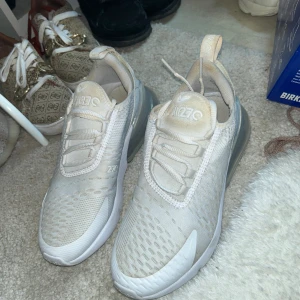 270 - Köpta för 1450 kr men säljer för 500 kr. 