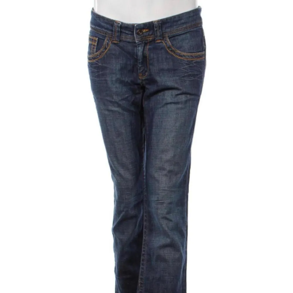 Så snygga bootcut jeans (kolla alla bilder) från mexx❤️snyggt urtvättade . Jeans & Byxor.