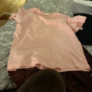 T shirt  - Använd 1 gång 