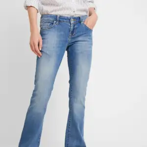 Sjukt snygga Ltb jeans köpte dom för en månad sen men har bara använt dom cirka 2 gånger för dom är förstora ❤️ 