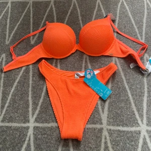 Bikini  - Jätte fin bikini i nion