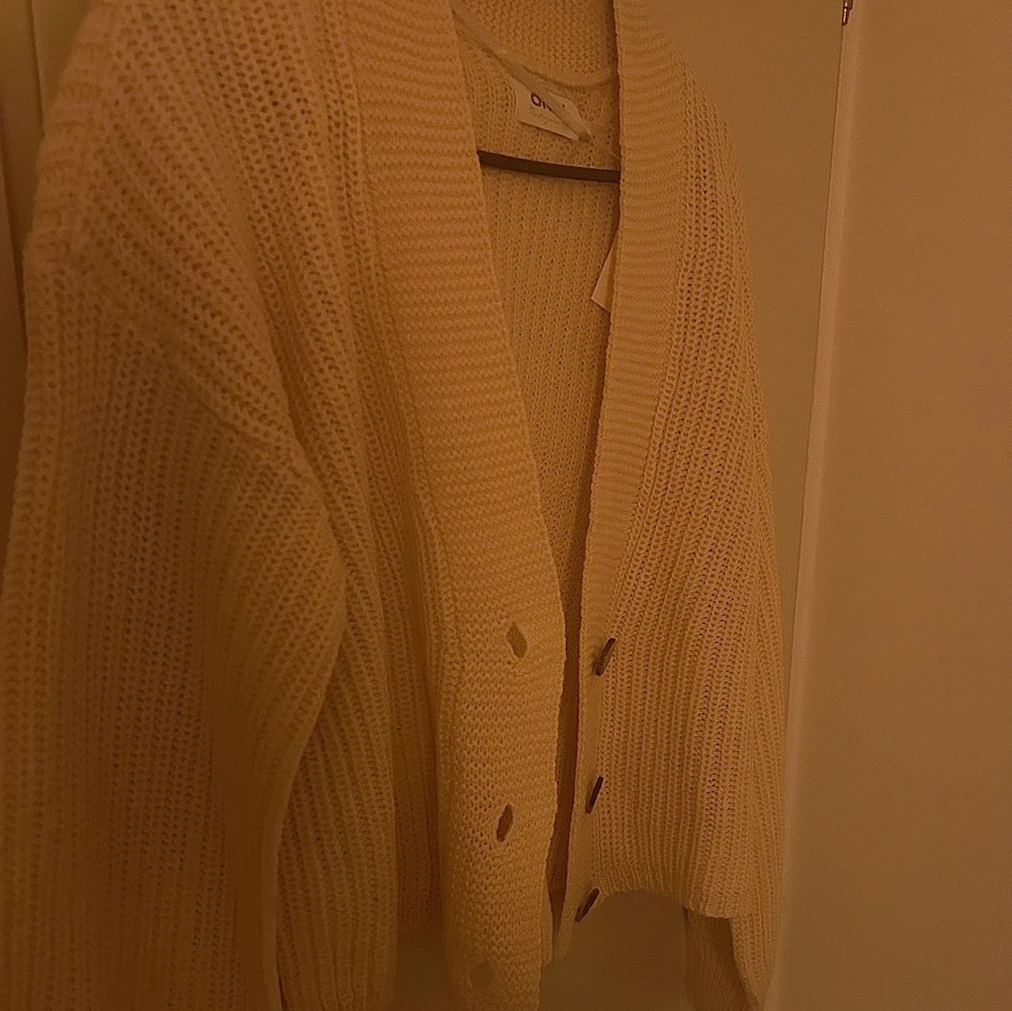 Beige stickad kofta - 90