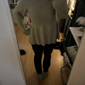 Stickad tröja - Fin stickad tröja från samsa collection. Alldrig använd   Köpt på Ullared med prislappen kvar!🩷