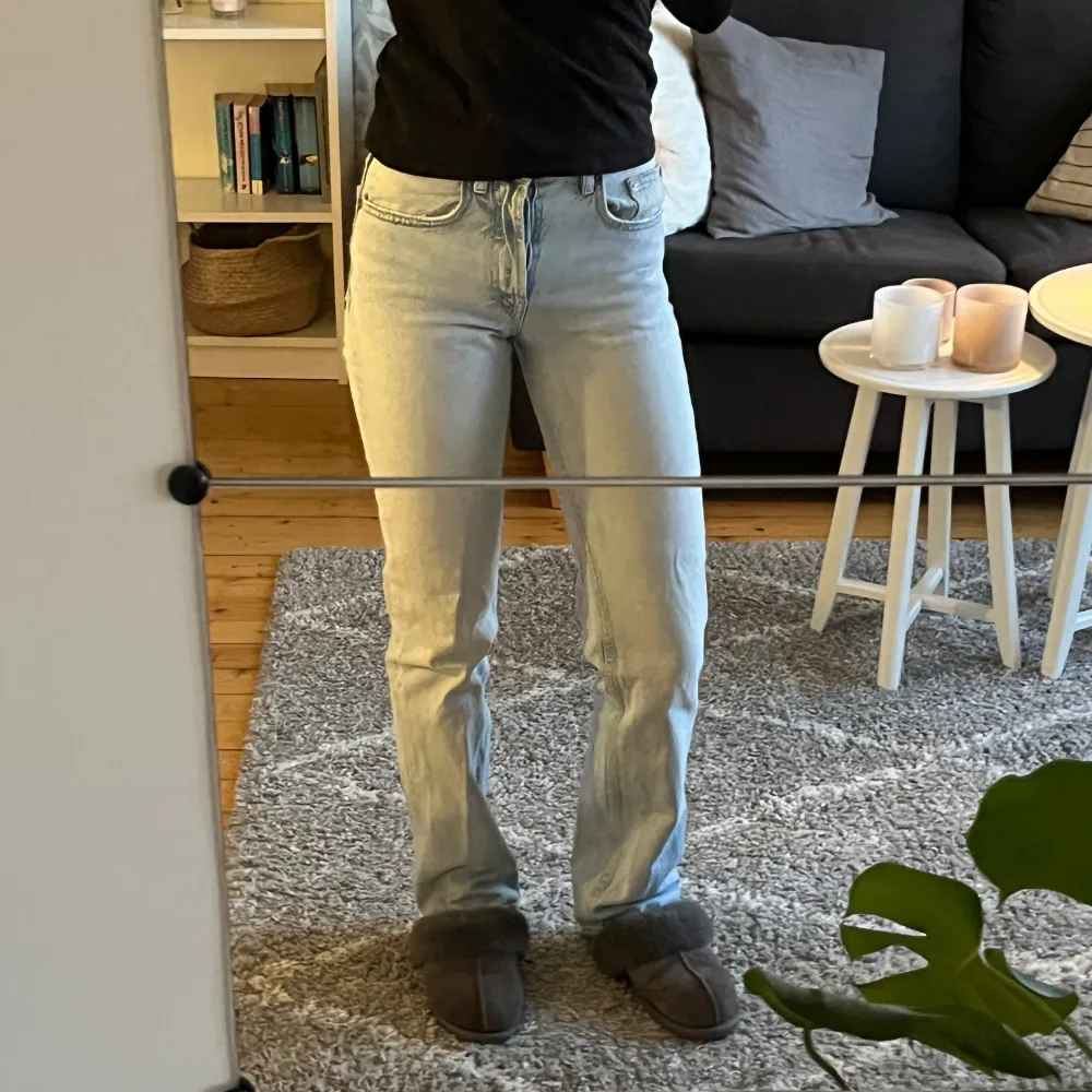 Snygga raka jeans från Zara💓 Väldigt bra skick!. Jeans & Byxor.
