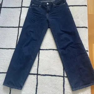Lågmidjade jeans från Gina Tricot, sitter jätte snyggt på!!🫶🏼🤩