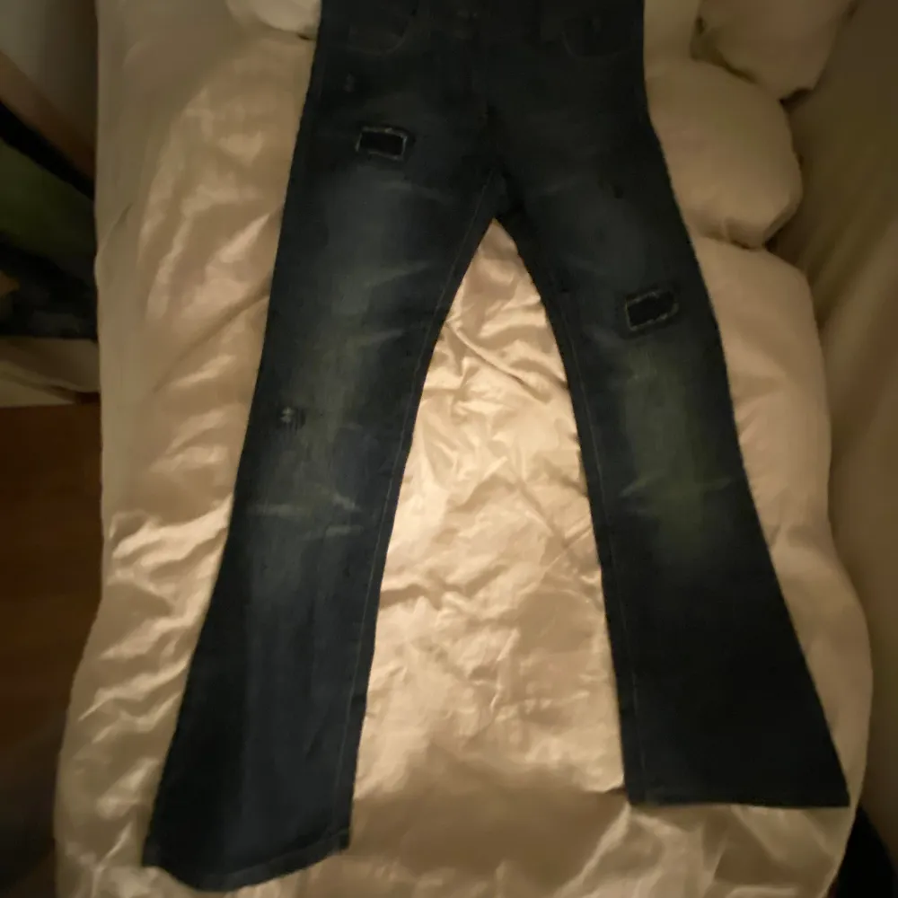 Skit snygga lågmidjade vintage jeans. Helt nya och aldrig använda, säljer då dom är för små för mig, hör av er innan ni vill köpa och vid frågor😊. Jeans & Byxor.