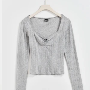 Topp - Jättegullig topp från Gina som knappt blivit använd💞💞