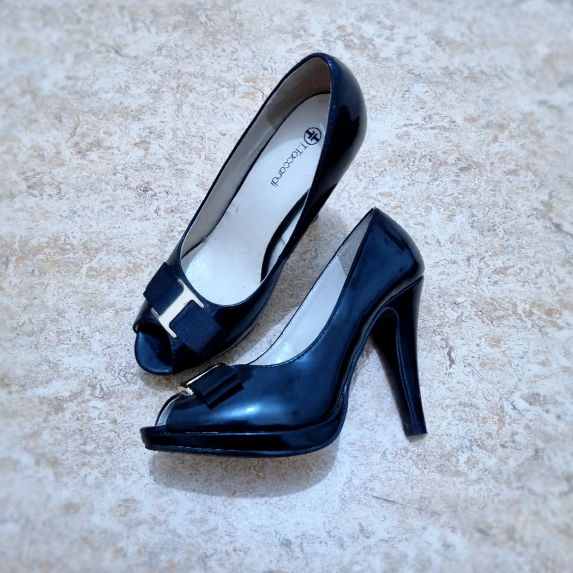 Högklackade svart skor  - 90