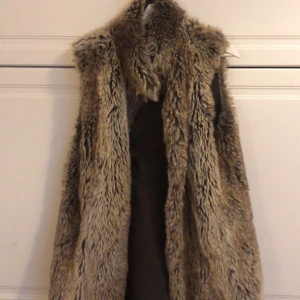 Pälsväst - Pälsväst från Zara Basic