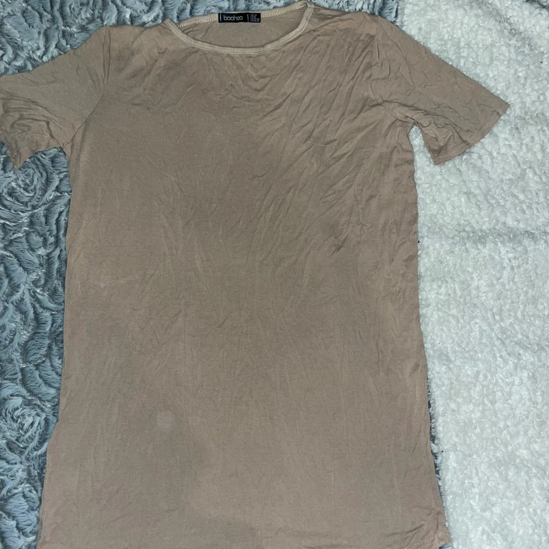 Lång beige T-shirt 