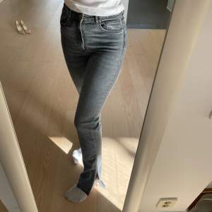 Gråa jeans från Zara