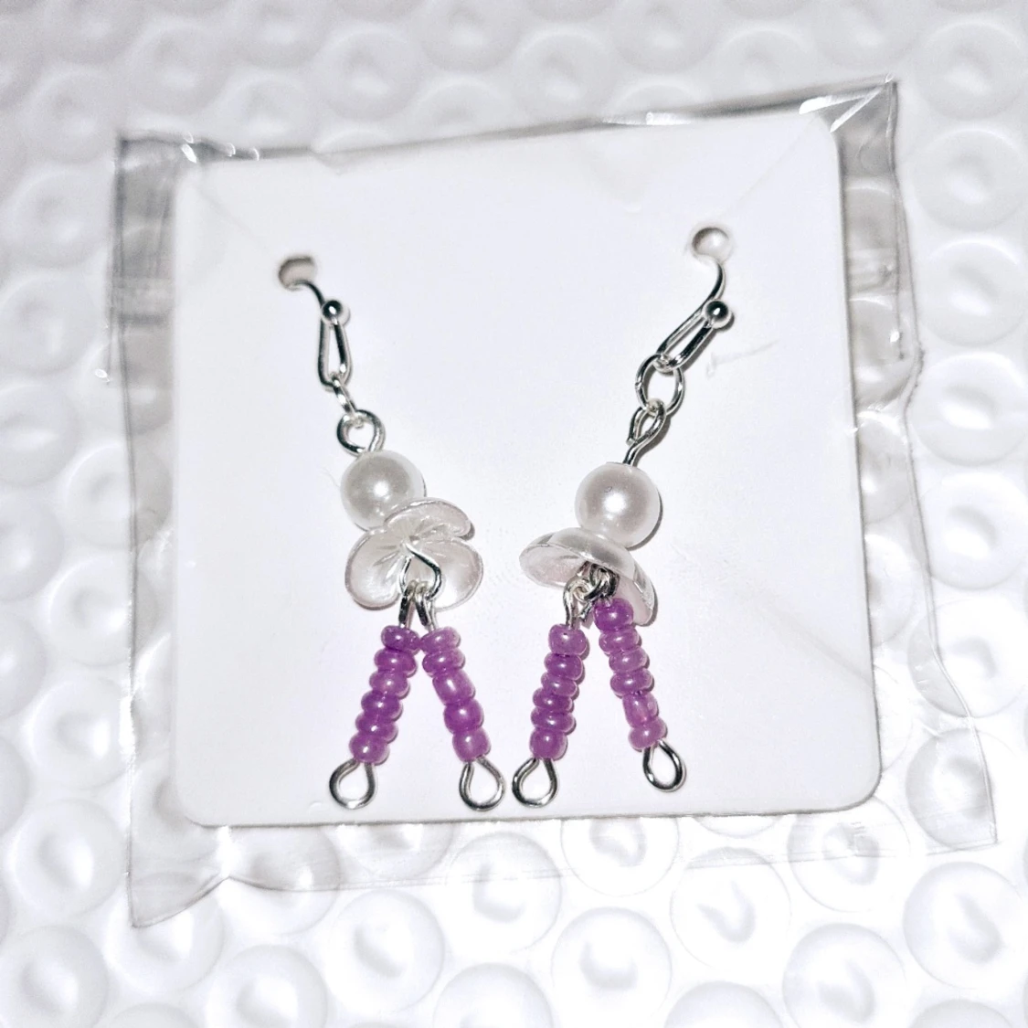 Vit och lila Manetörhängen 