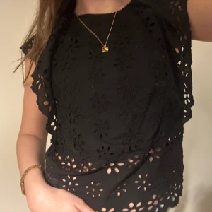 Sommar topp - Snygg topp från zara (storlek 164)