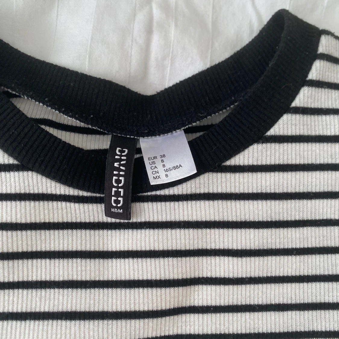 Randig tajt klänning - 90