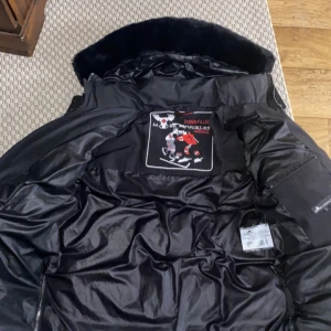 Moose knuckles jacka herr  - Bra jacka den är varm o bra för vintern