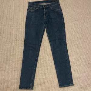 Oscar Jacobson jeans  - Hej! Säljer nu dessa super snygga Oscar Jacobson jeans. modellen heter Albert trousers. Passformen på jeans är regular/slim fit. 
