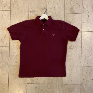 Gant piké - Gant piké i storlek S🔥 Fint skick och perfekt till sommaren. Kontakta vid minsta fråga🔔