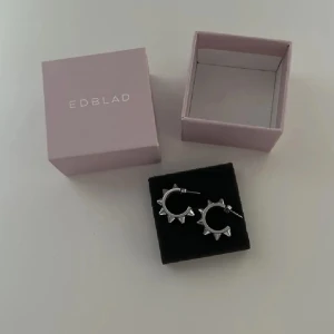 EDBLAD ÖRHÄNGEN - Populära Edblad örhängen i nyskick 🥰 