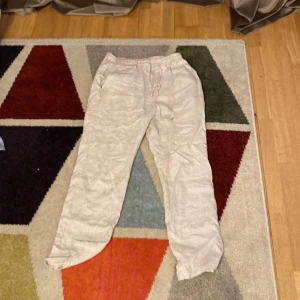 Linnebyxor  - Linnebyxor från akryl i xl. Inga defekter