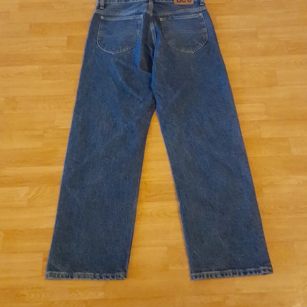 Jag säljer ett par jeans från LEE i storlek W29 L31. Använda två tre gånger. Jeans & Byxor.
