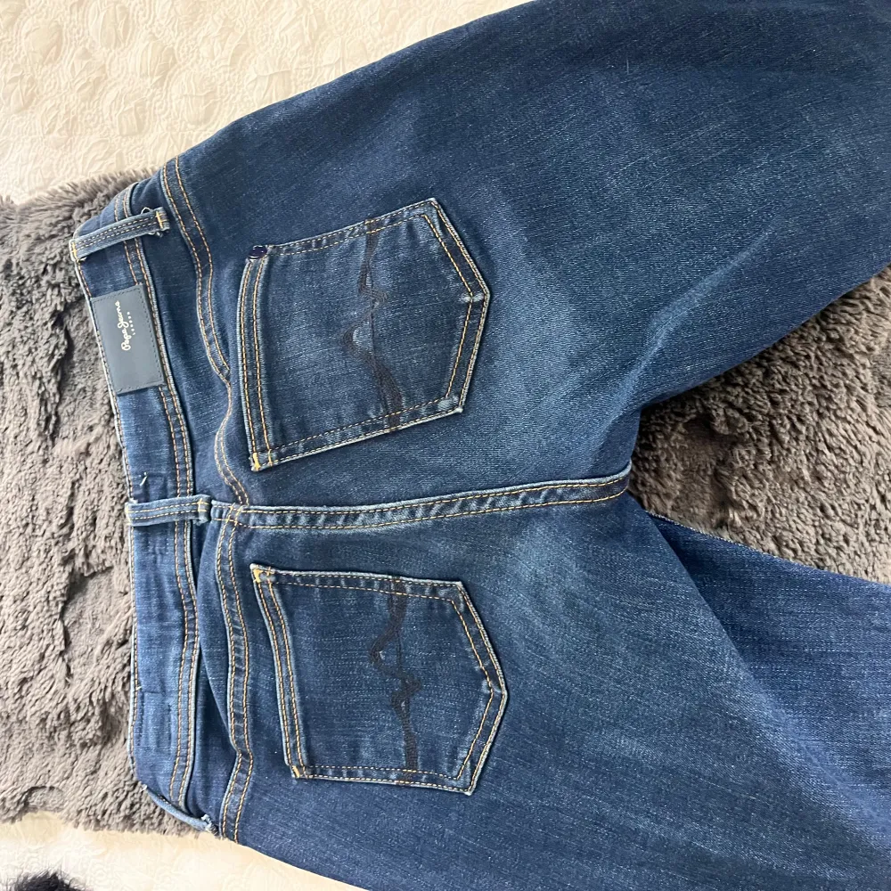 Säljer mina Pepe Jeans Flare (PIMLICO). Super fint skick, aldrig använda bara testade. Inga defekter alls💖. Jeans & Byxor.