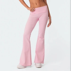 Rosa yogapants - Superfina yoga byxor med perfekt material • Lappen sitter kvar och den är i nyskick • Orginalpris 819 kr