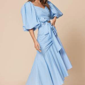 Adoore Toscana kjol i färgen blå. Superfint skick. Strl 40. Postas spårbart alt hämtas i Torslanda 