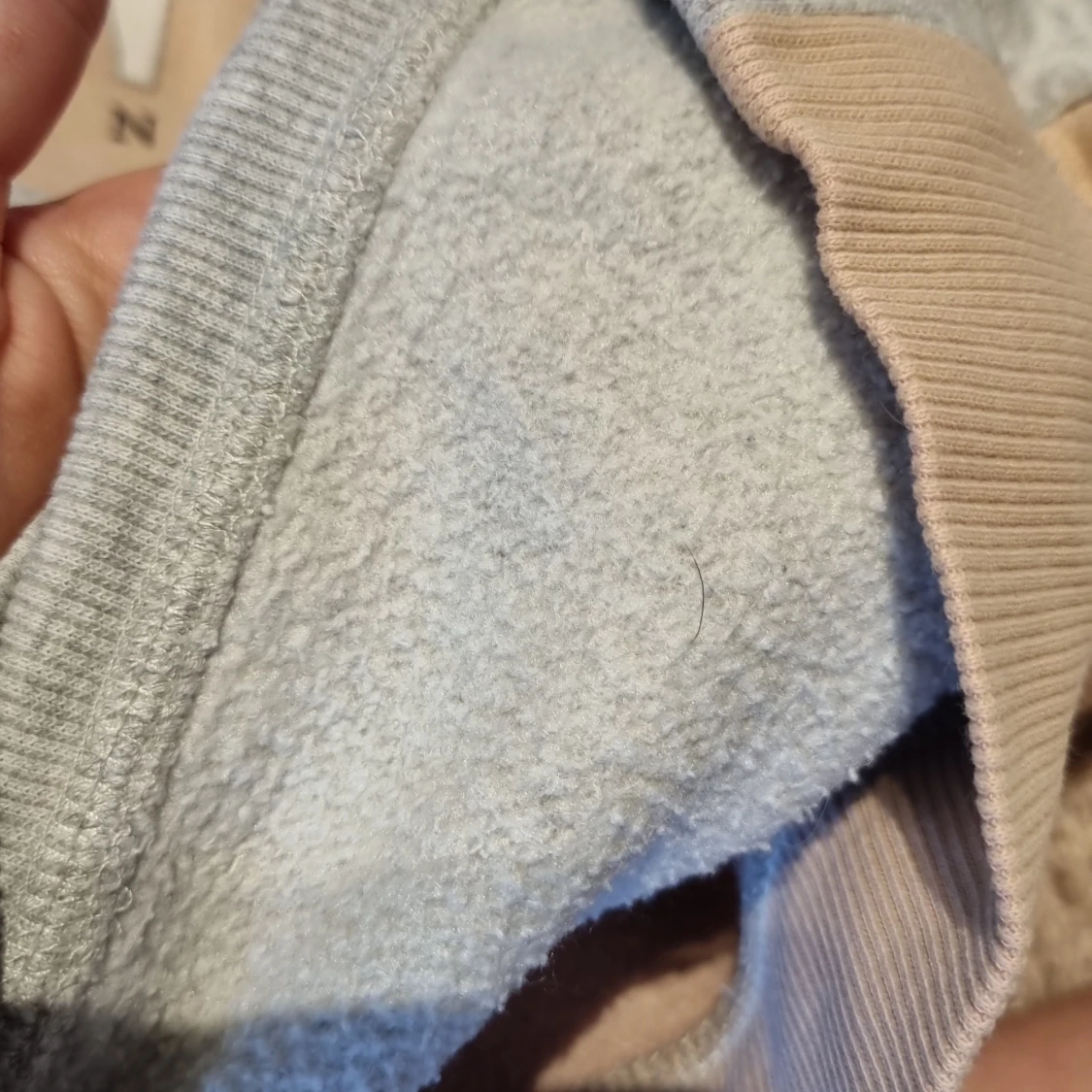 Säljer min gammla hoodie pga att den inte passar mig💕 - 92