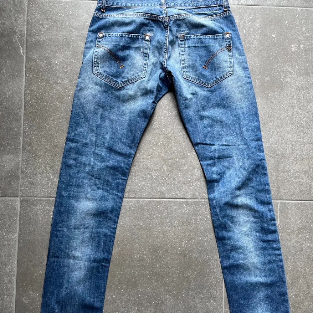 Dondup jeans i modellen Sam dvs skinny fit, cond 9/10. Jeans & Byxor.