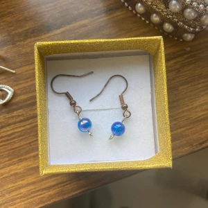 Örhängen - Pärlörhängen.