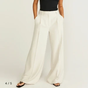 MQ byxor  - Säljer dessa ’Bailey’ trousers storlek 36. Nypris 899