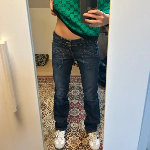 Lågmidjade Jeans - Lågmidjade jeans från Lee💞