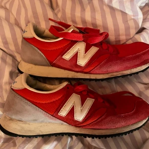 New balance sneakers - New balance i storlek 36. Smutsiga men annars helt felfria