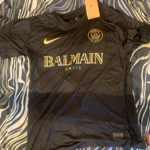 Psg t shirt  - Psg t shirt aldrig använt 10/10 skick