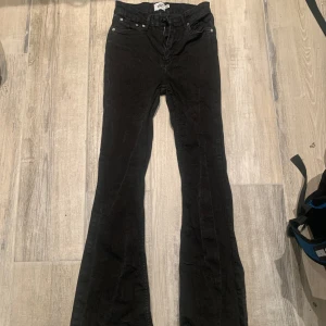 Svarta bootcut jeans - Bootcut jeans från lager 157 som aldrig är använda 🤩