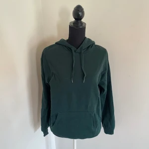 Hoodie - Hoodie ifrån Cubus  Stolek S