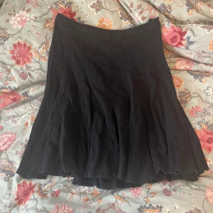 Kjol - Så söt lågmidjad midikjol i linne från h&m