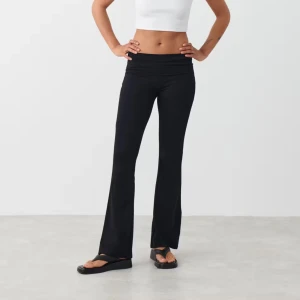 Soft touch trouser - Soft touch folded trousers ifrån gina tricot, storlek M, endast testade💓