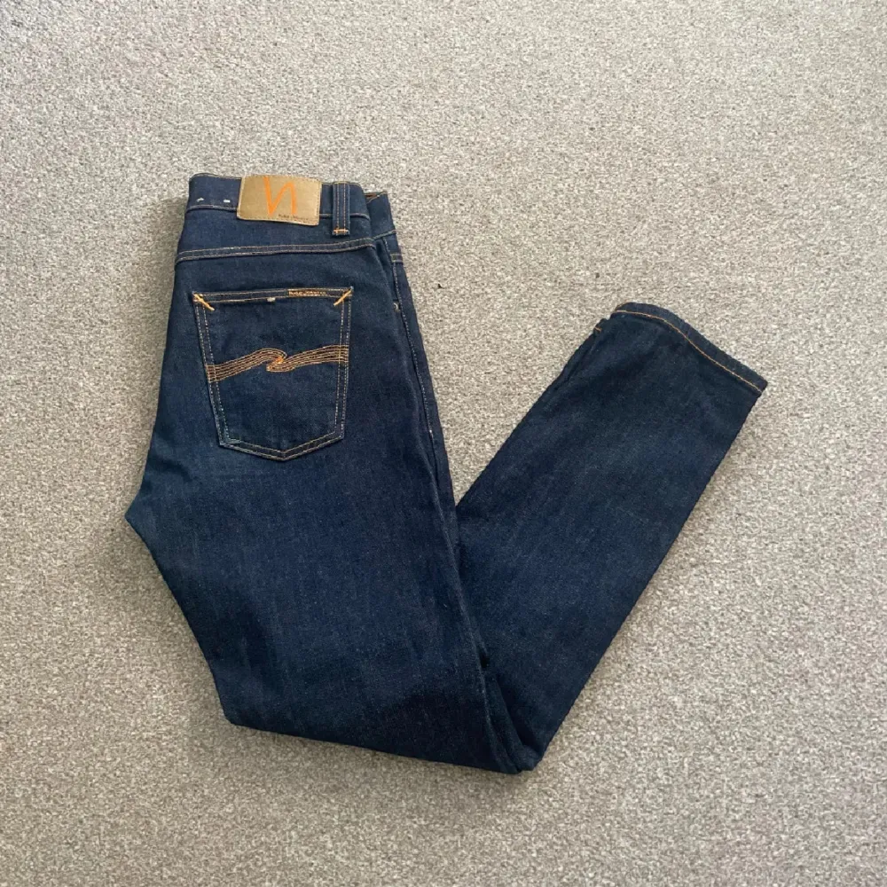 Nudie jeans i storlek 29x30. Mycket bra skick, använda få tal gånger. Fråga om ni har några funderingar🤗. Jeans & Byxor.