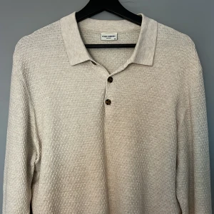 Piketröja, John Henric - Piketröja från John Henric, nyskick! Storlek: M Beige