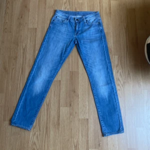 Crockers jeans - Tror det är W27/L32