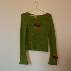 Unif stickad tröja - Otrolig tröja i nytt skick! Köpt för 1000kr   